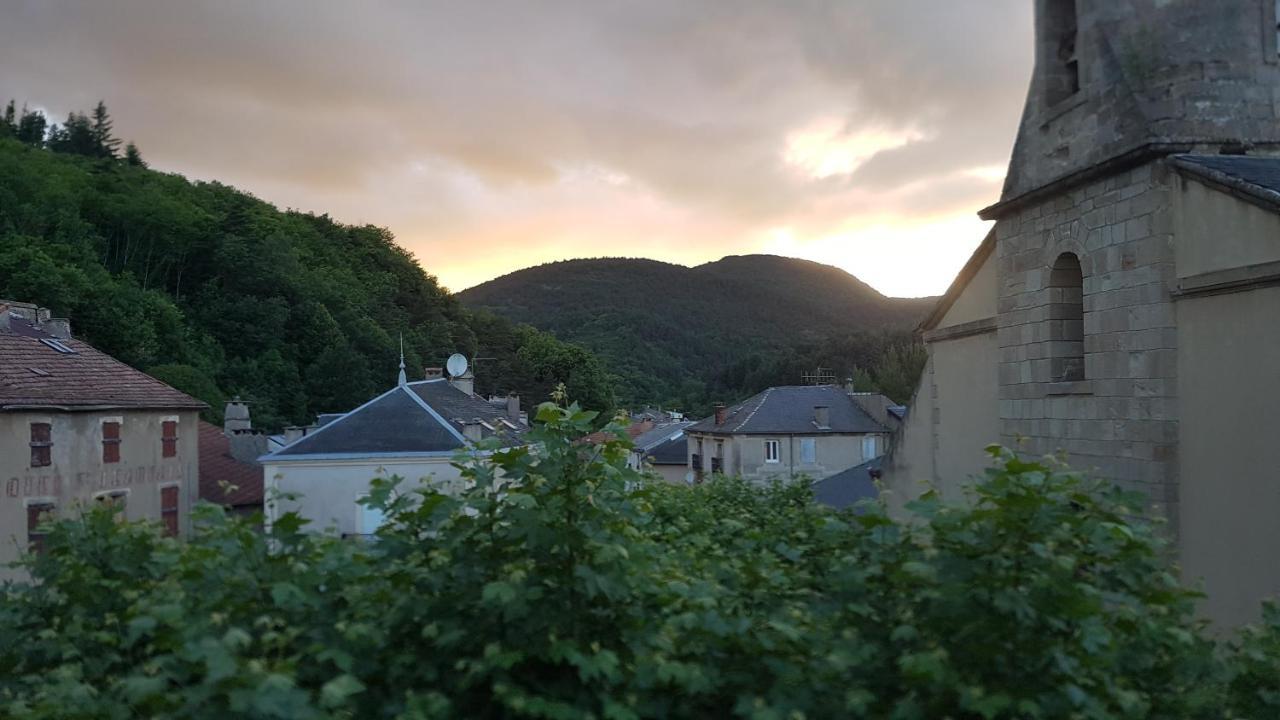 Appartements Coeur De Village 圣让迪布吕耶勒 外观 照片